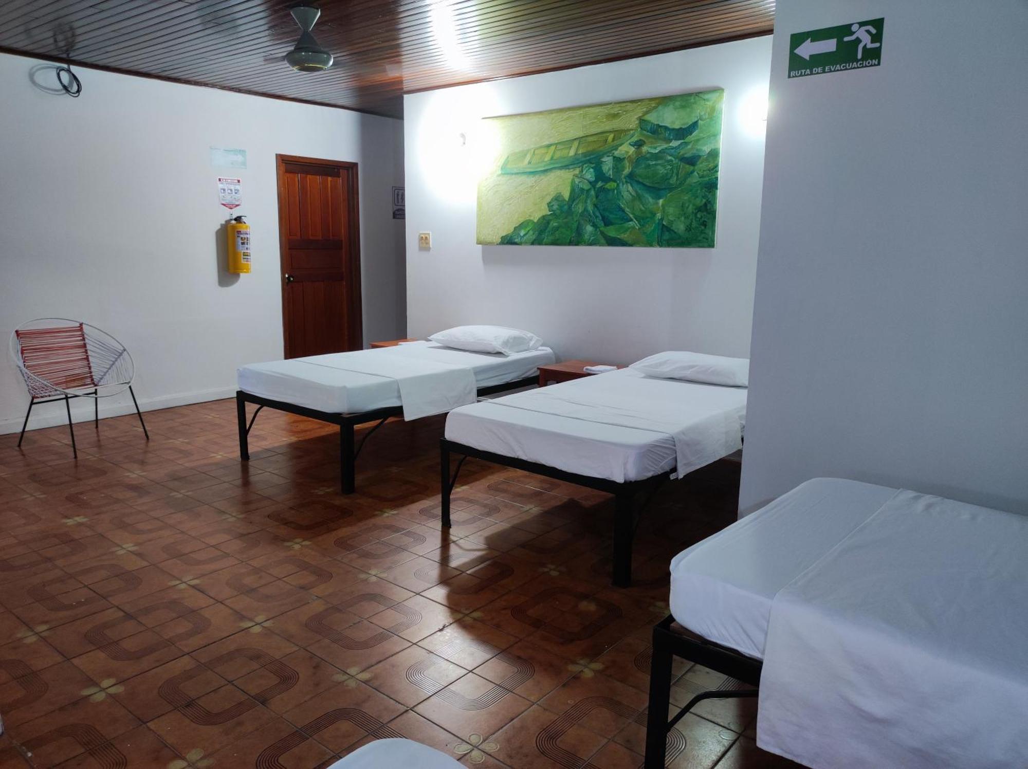 Leticias Guest House מראה חיצוני תמונה